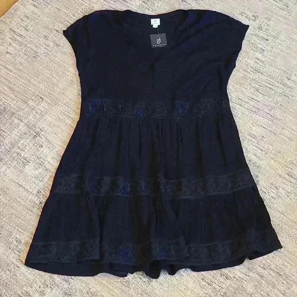 Black Split Neck Tiered Dress - Picture 4 of 8